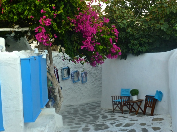 The white and blue winding lane ways in Mykonos Town